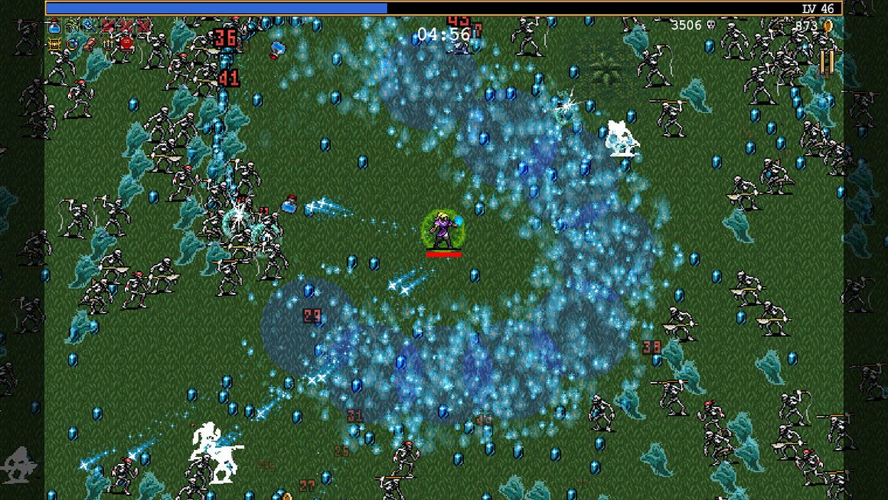 Vampire Survivors - remolino de proyectiles azules rodeando al personaje en una partida avanzada