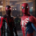 Marvel's Spider-Man 2 - Peter Parker y Miles Morales en la portada del juego para PS5