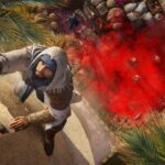 Assassin's Creed Mirage - Basim en plena escena de combate sigiloso con efecto de humo rojo