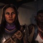 Dragon Age: The Veilguard - Rook y un compañero observando con actitud seria en una escena del juego