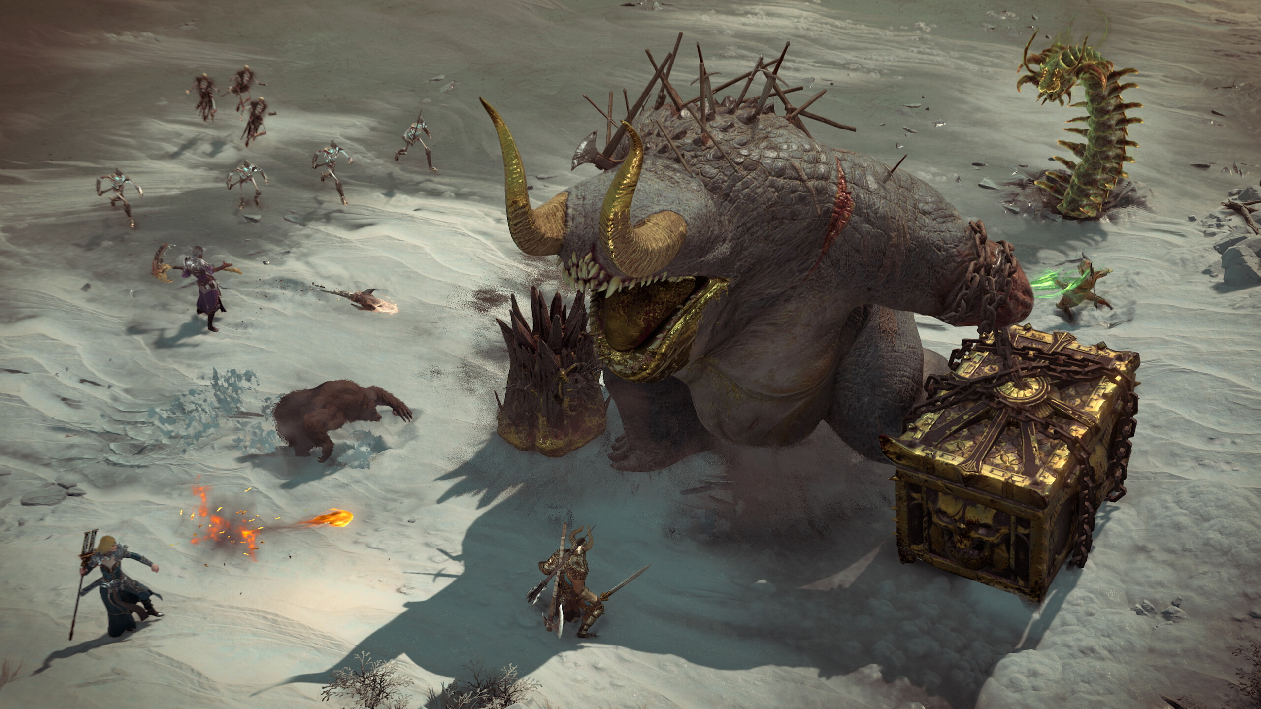 Diablo IV - Grupo de jugadores luchando contra un jefe gigante con cuernos en una zona nevada junto a un cofre del tesoro - Juegosrpg.com
