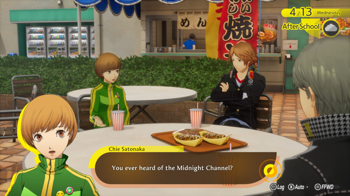 Persona 4 Revival - Chie, Yosuke y el protagonista hablando del Canal de Medianoche - Juegosrpg.com
