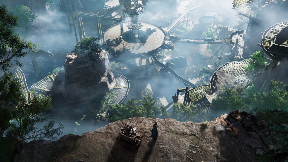 Where Winds Meet - vista aérea de un paisaje con estructuras mecánicas gigantes y un viajero en un acantilado - Juegosrpg.com