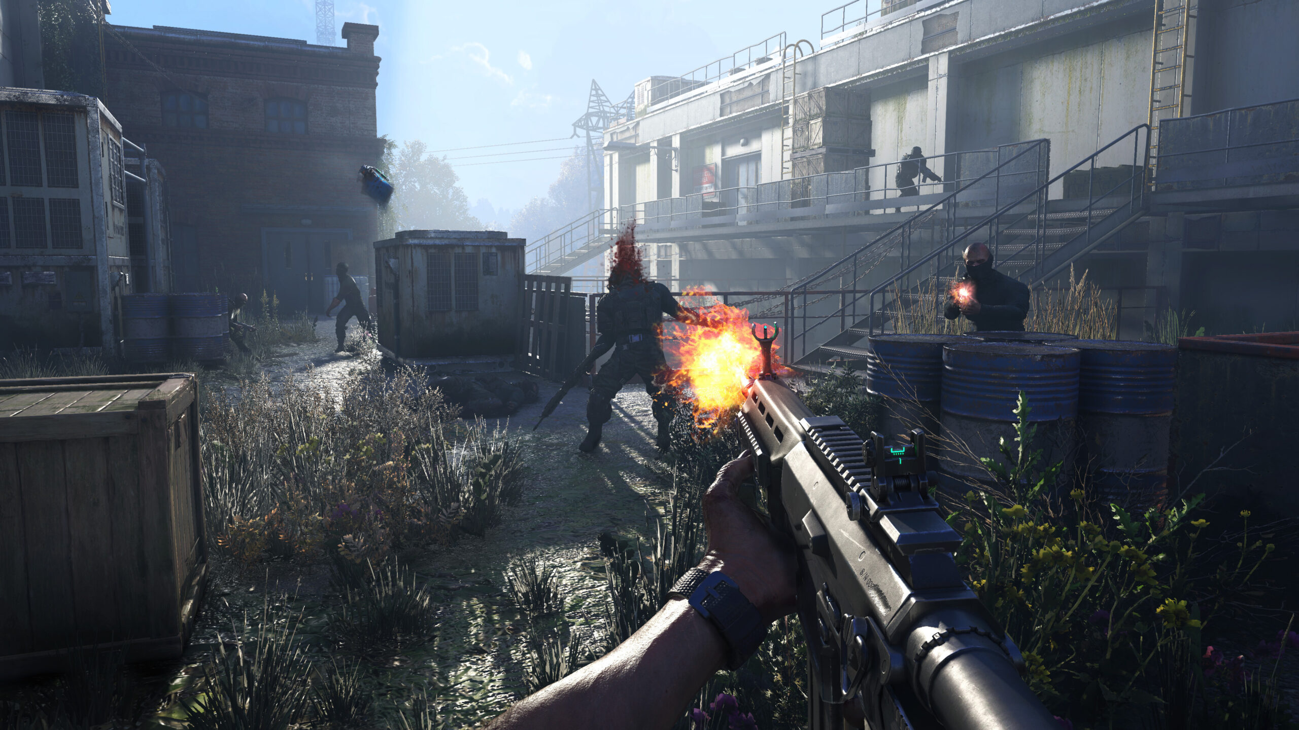 Dying Light The Beast - disparo de escopeta contra infectados en una zona industrial - Juegosrpg.com
